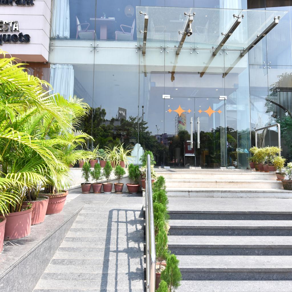 Best Comfortable Hotel Rooms Near Airport - Celesta Hotel Kolkata